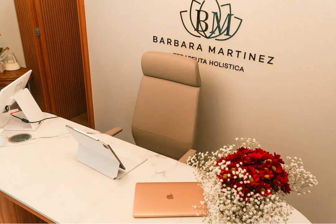 Área de estar con iluminación natural