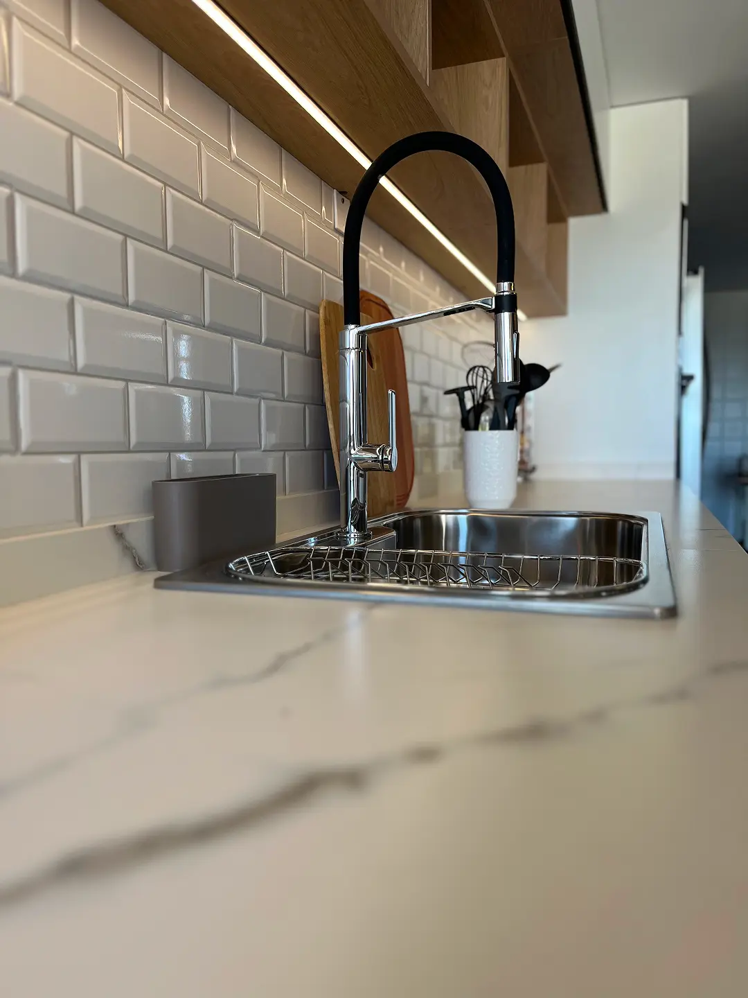 Vista principal del living con diseño moderno