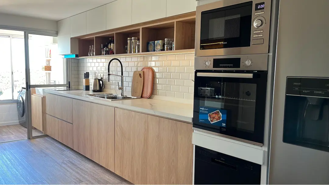 Dormitorio principal con diseño contemporáneo