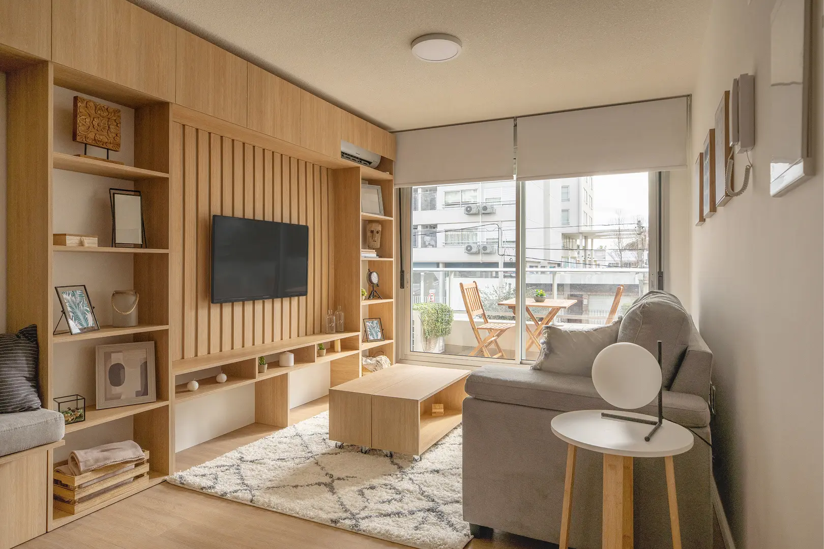 Detalle de mobiliario y decoración